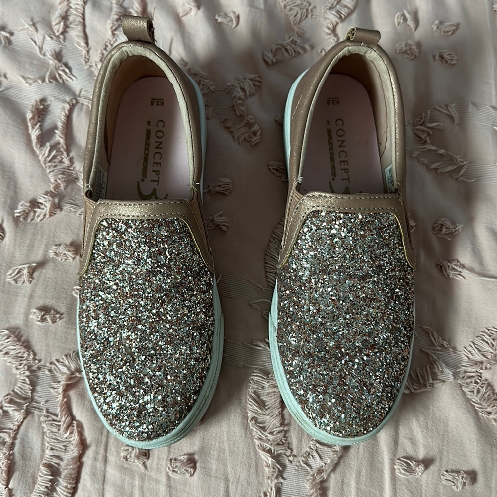 Kids size 3.5, rose gold Skecher slides